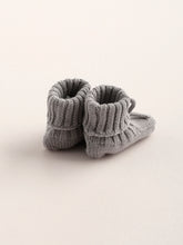 Load image into Gallery viewer, NEWBORN BABY BOOTIES IN LIGHT GREY
